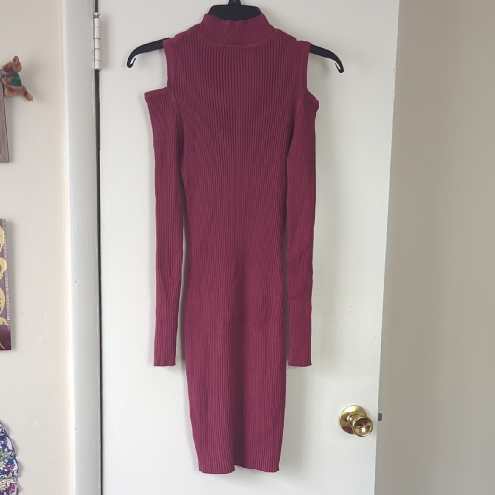 Elegant Ribbed Knit Cold Shoulder Dress
